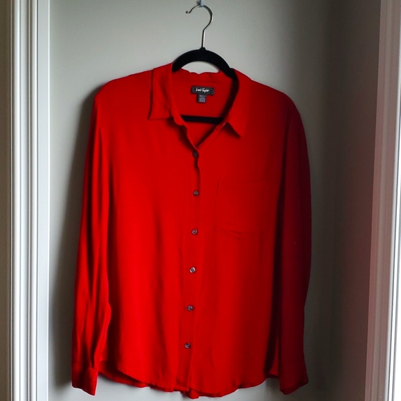 Red blouse - Picture 1 of 3